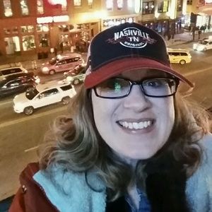 Meet your Posher, Laura